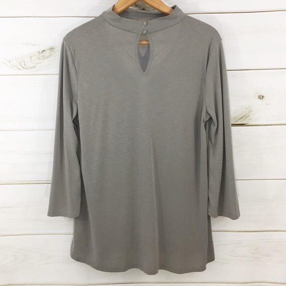 ANDREE by UNIT V-Neck Top with Bell Sleeves, L - Picture 3 of 10